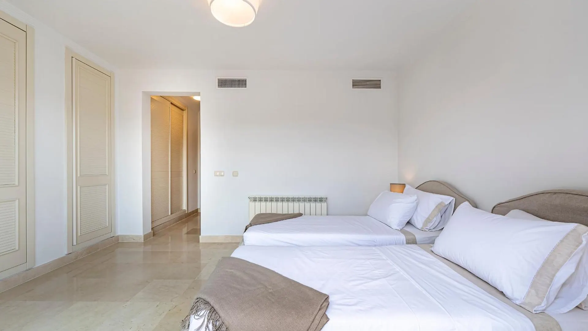Nueva Andalucia Penthouse Apartment Marbella