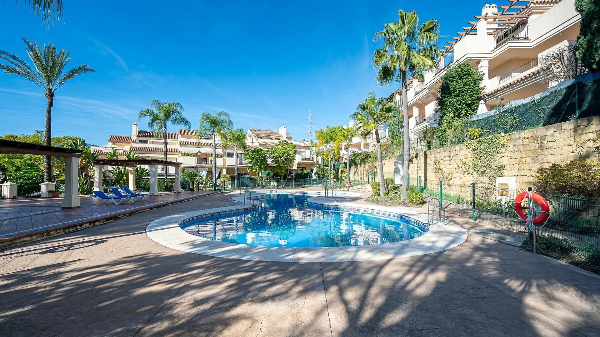 Nueva Andalucia Penthouse Apartment Marbella