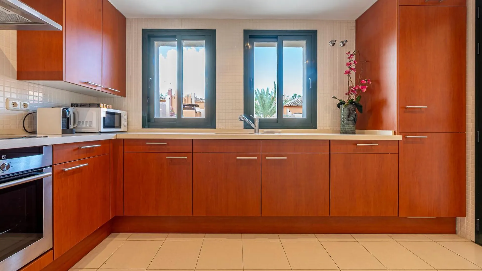 Nueva Andalucia Penthouse Apartment Marbella