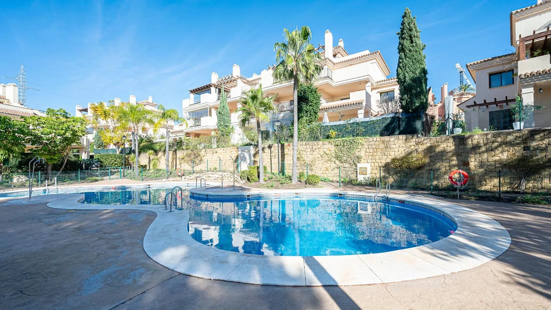 Nueva Andalucia Penthouse location